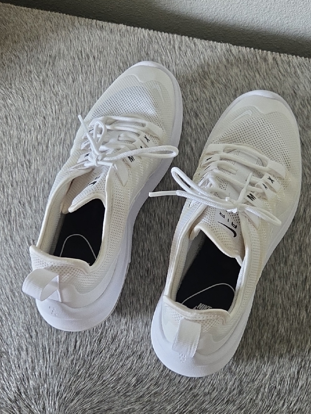 Nike Air Max Axis White Lifestyle Sneakers Women's Size 8 | AA2168-100 - Picture 13 of 16